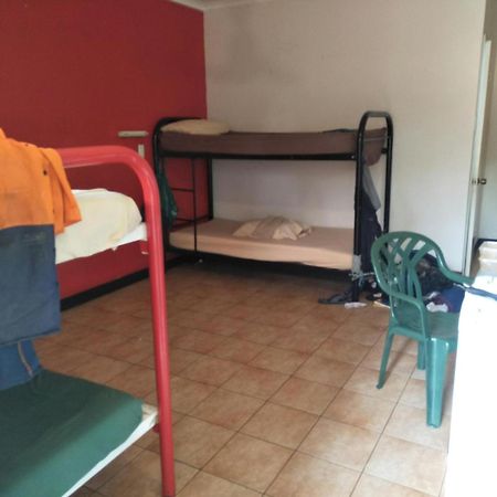 Palm Court Backpackers Hostel Katherine Luaran gambar