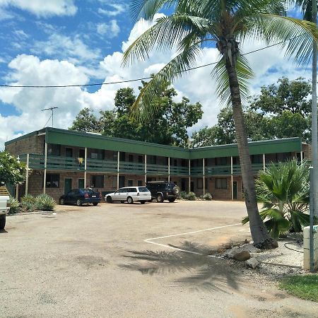 Palm Court Backpackers Hostel Katherine Luaran gambar