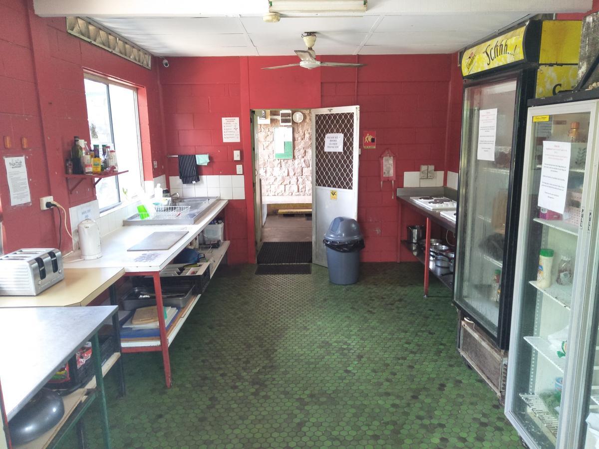 Palm Court Backpackers Hostel Katherine Luaran gambar
