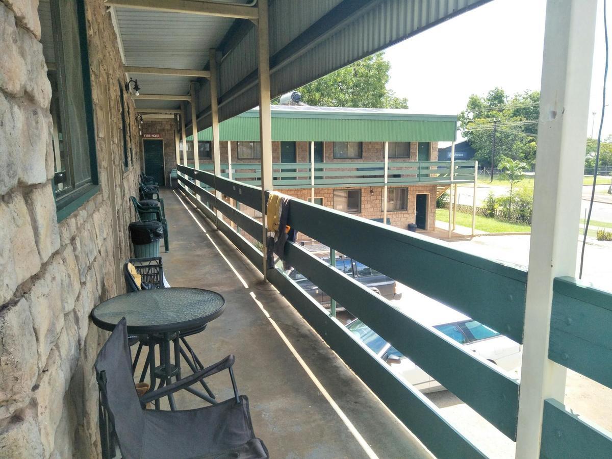 Palm Court Backpackers Hostel Katherine Luaran gambar
