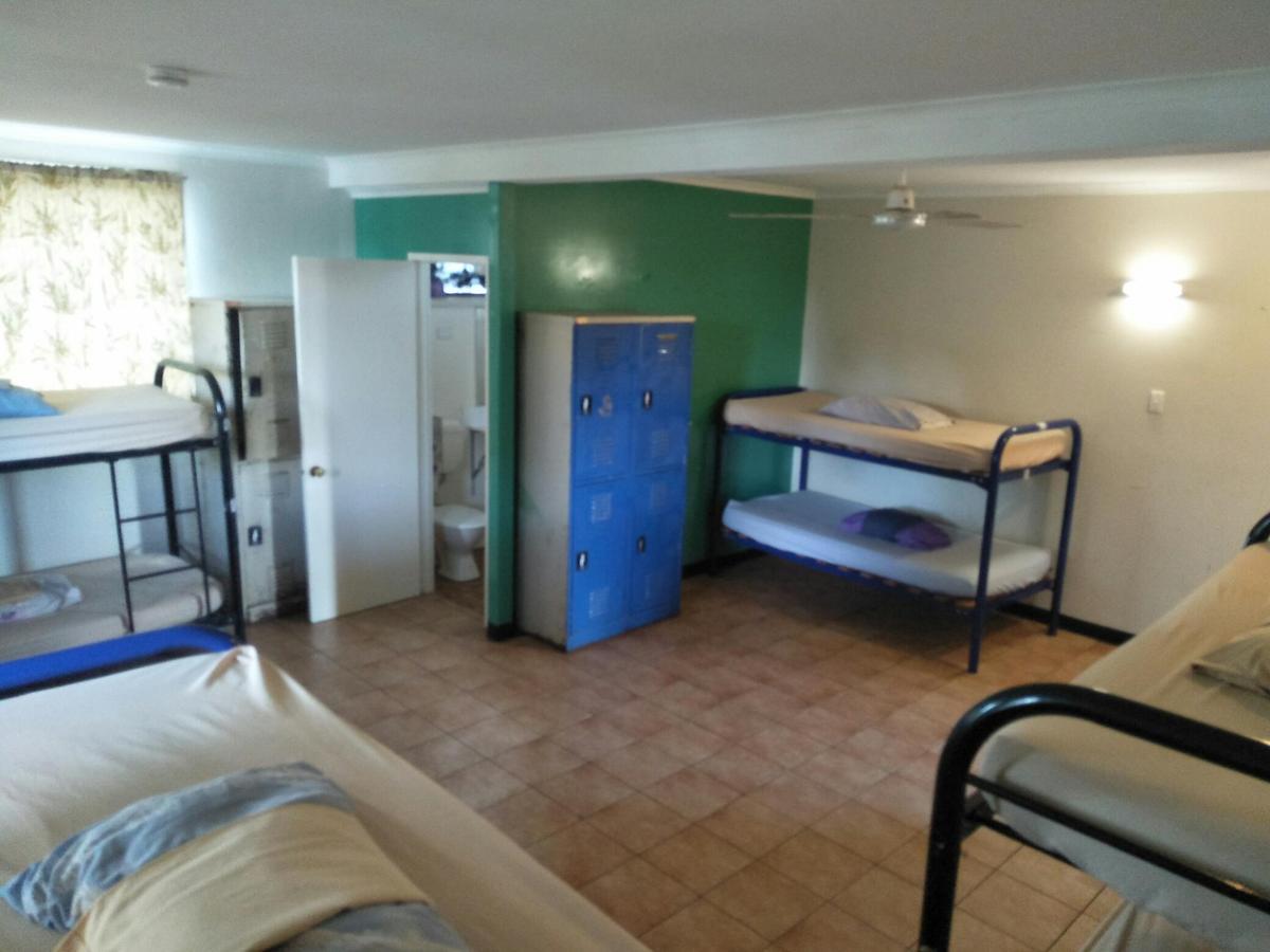 Palm Court Backpackers Hostel Katherine Luaran gambar