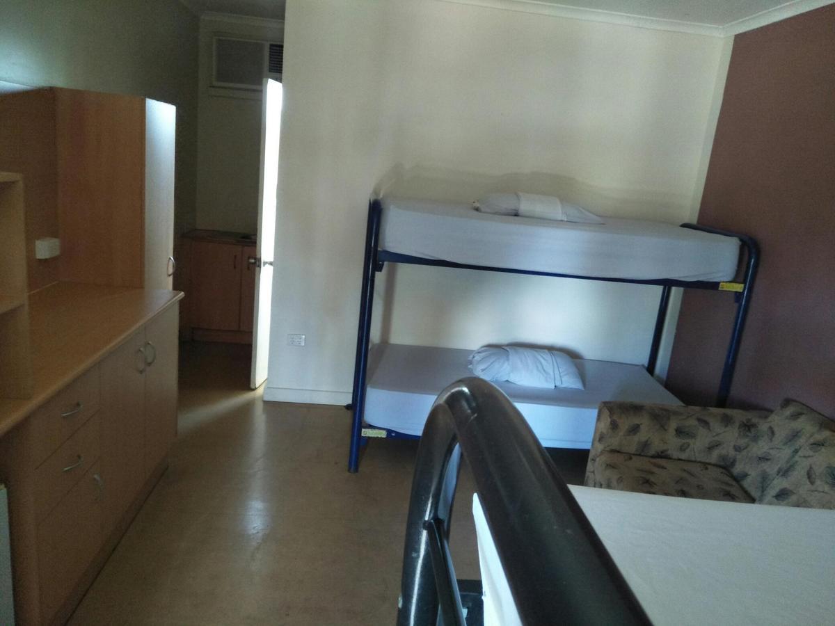 Palm Court Backpackers Hostel Katherine Luaran gambar