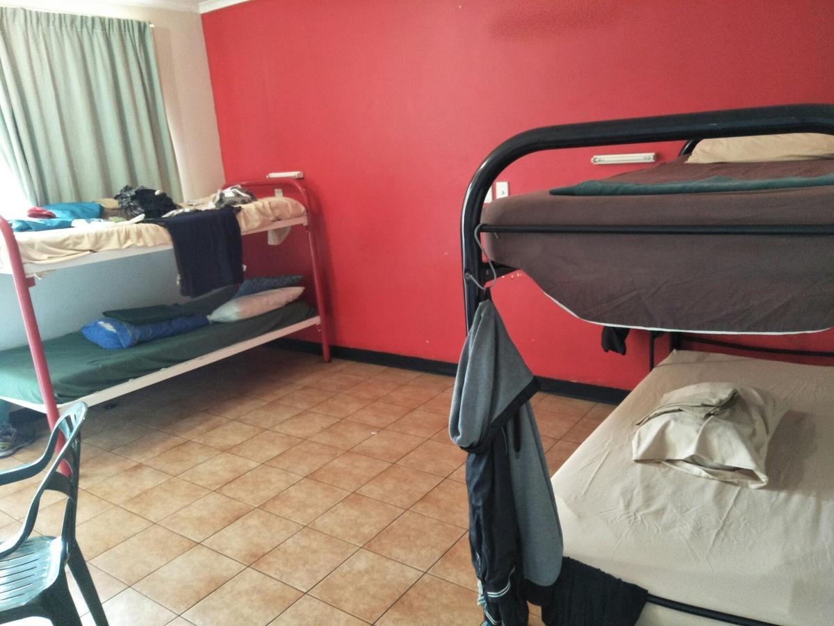 Palm Court Backpackers Hostel Katherine Luaran gambar