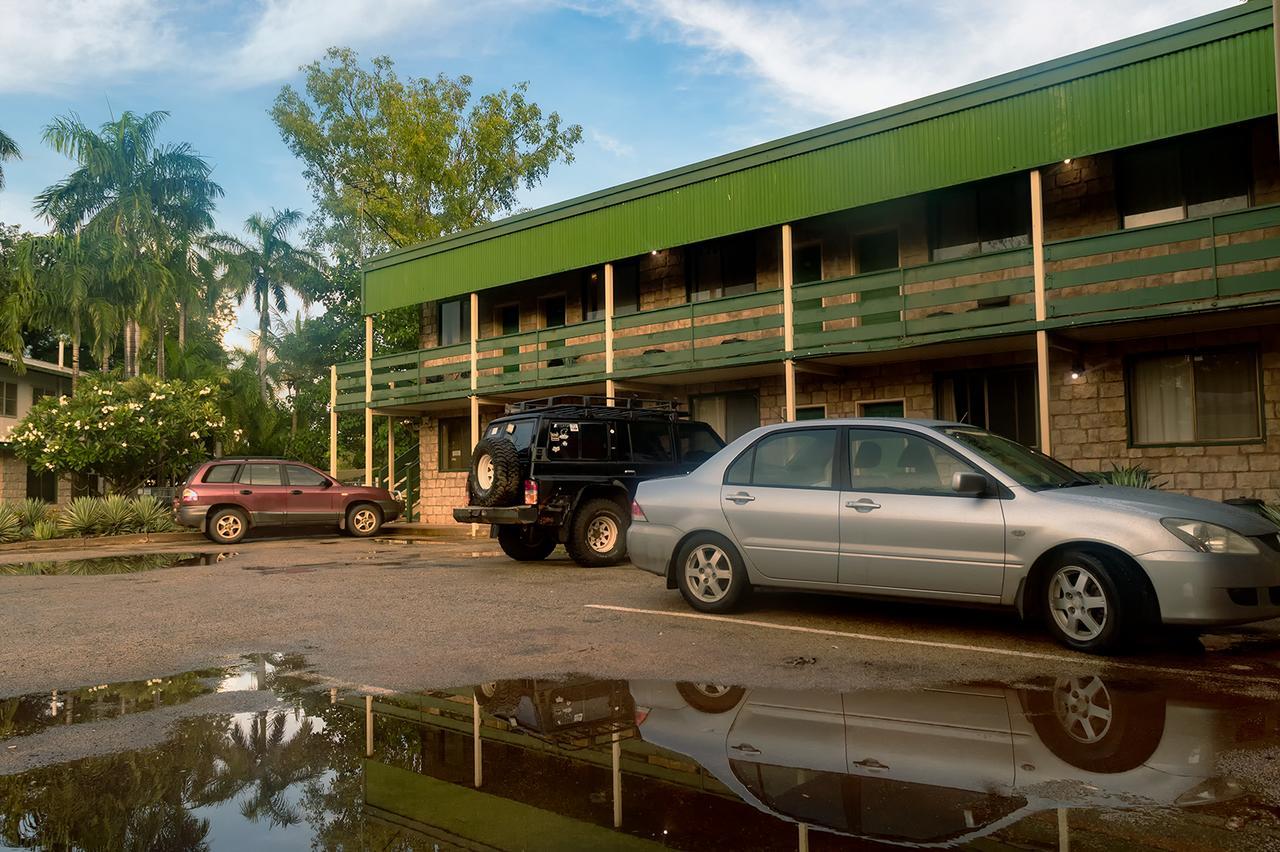 Palm Court Backpackers Hostel Katherine Luaran gambar